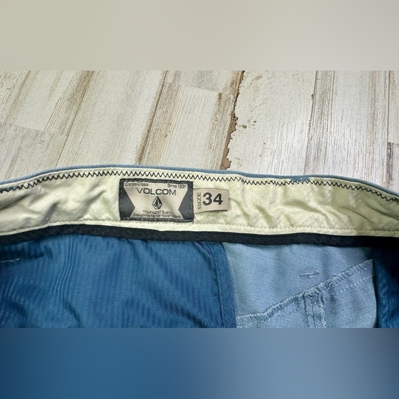 Volcom Shorts Men's Size 34 Blue Flat Front Cotton Blend - Picture 6 of 9